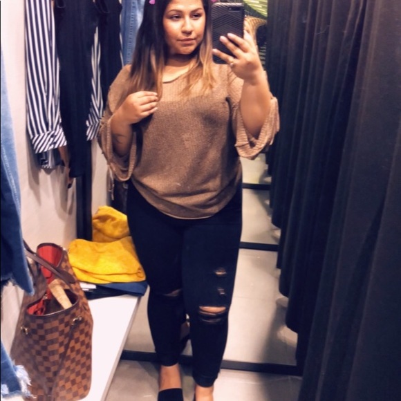 Meet your Posher, Andrea - Picture 6 of 6